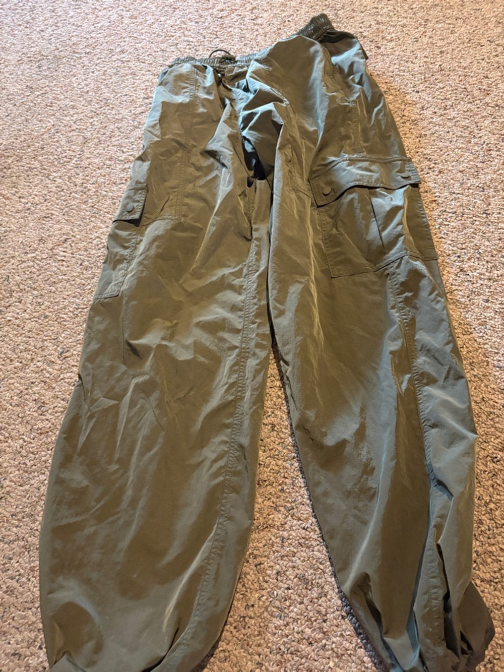 Women’s pink Olive Cargo pants